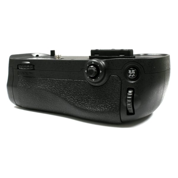 Nikon MB-D15H for Nikon D7100 (with Remote) Battery Grip by Wasabi Power Discount